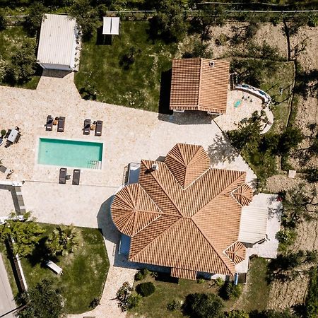 Villa Ellania Ambelokipoi  ภายนอก รูปภาพ