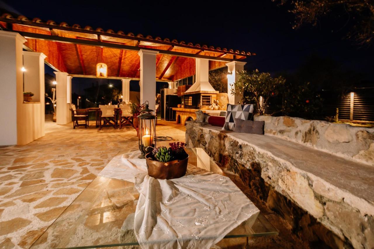 Villa Ellania Ambelokipoi  ภายนอก รูปภาพ