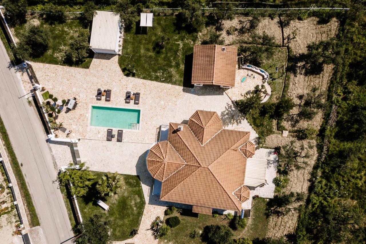 Villa Ellania Ambelokipoi  ภายนอก รูปภาพ