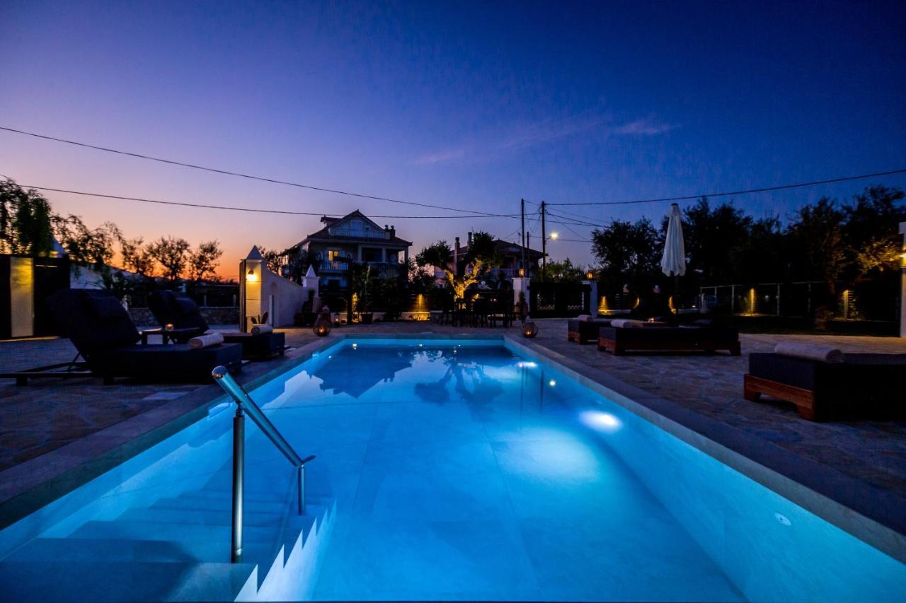 Villa Ellania Ambelokipoi  ภายนอก รูปภาพ