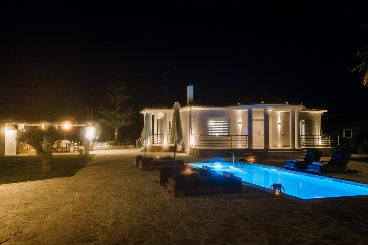 Villa Ellania Ambelokipoi  ภายนอก รูปภาพ